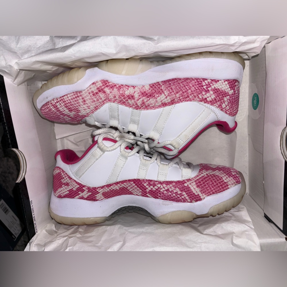 Jordan 11s